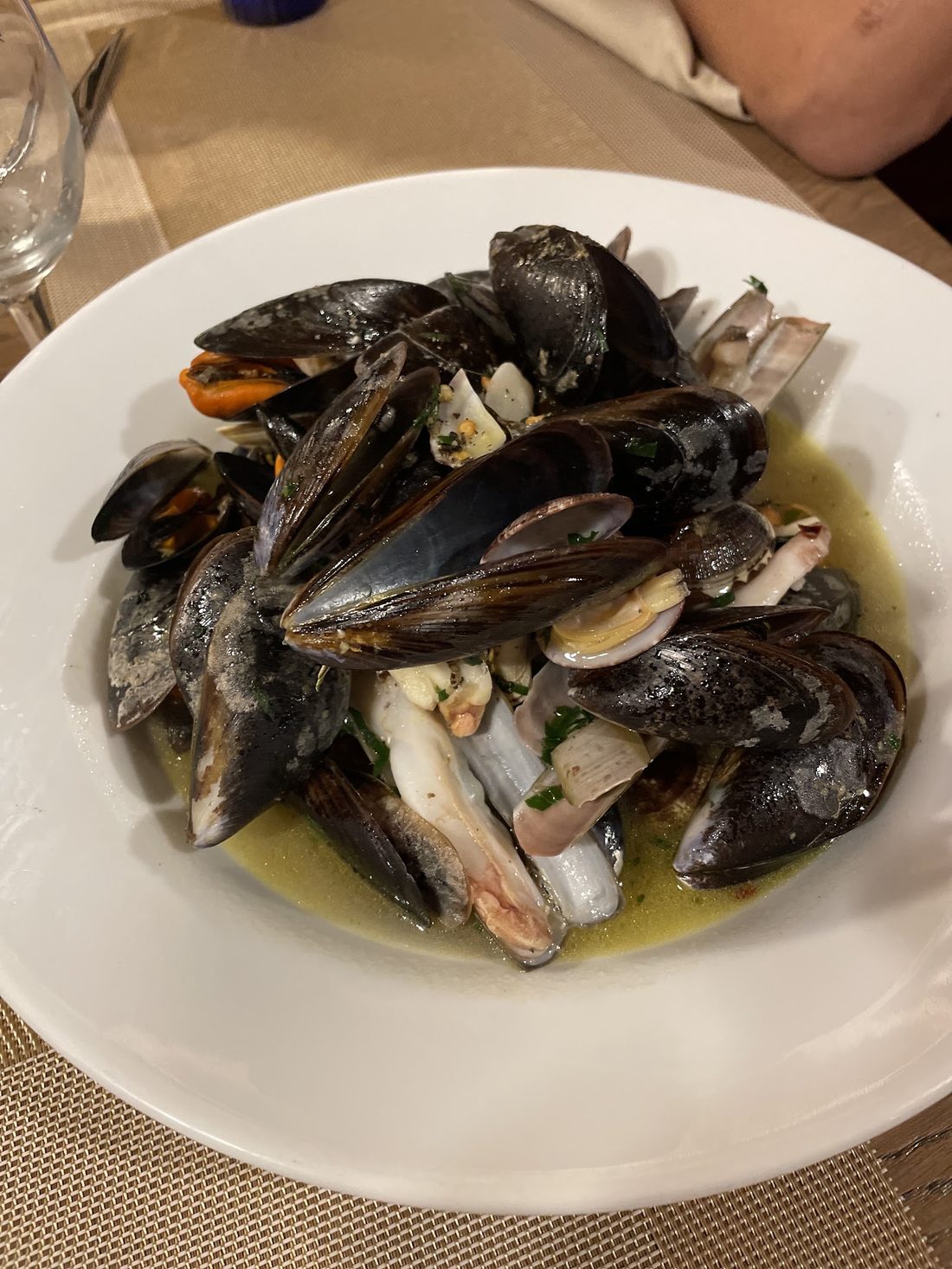 Moules et vongole à la marinière