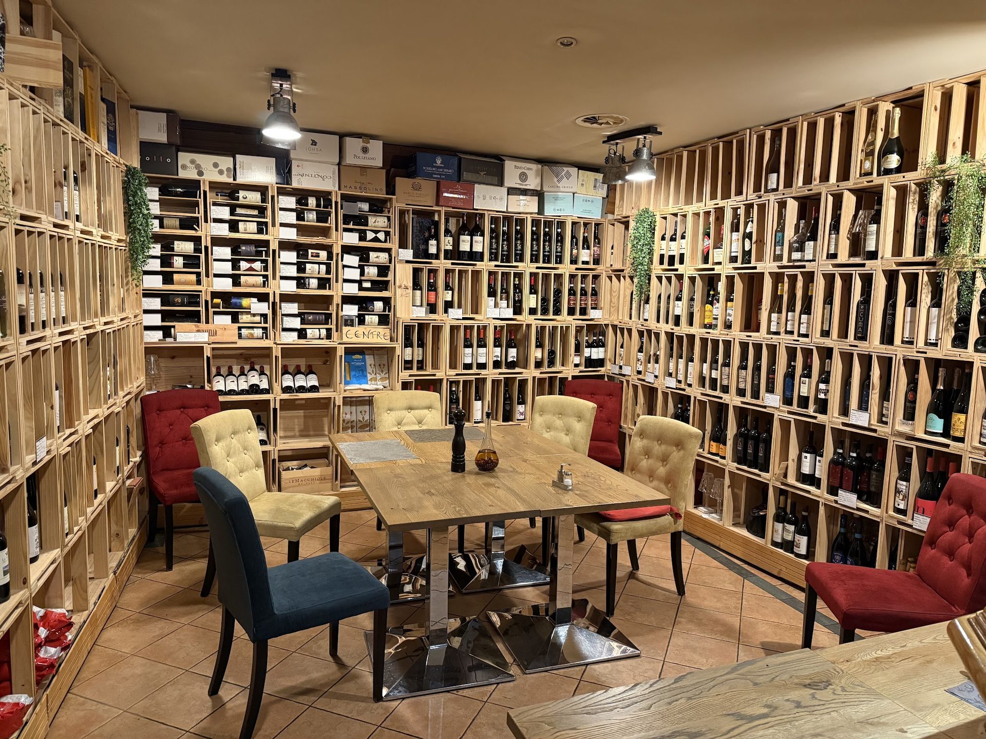 La salle de La Molisana et sa grande cave à vins